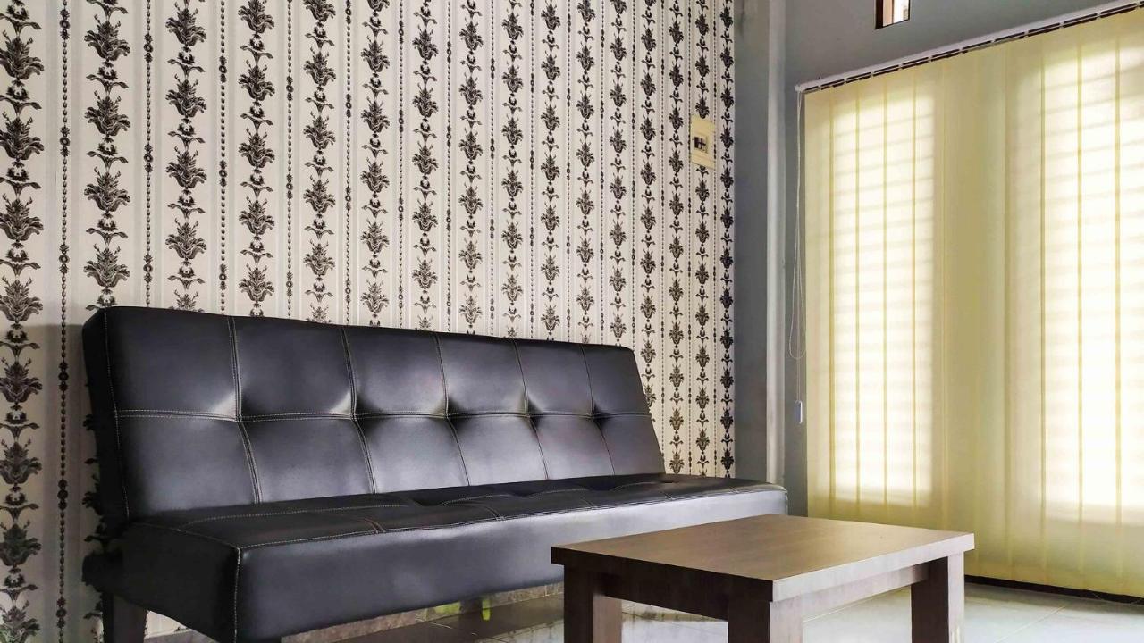 Omah Leren Mitra Reddoorz Near Gembiraloka Zoo Yogyakarta Hotel Екстериор снимка