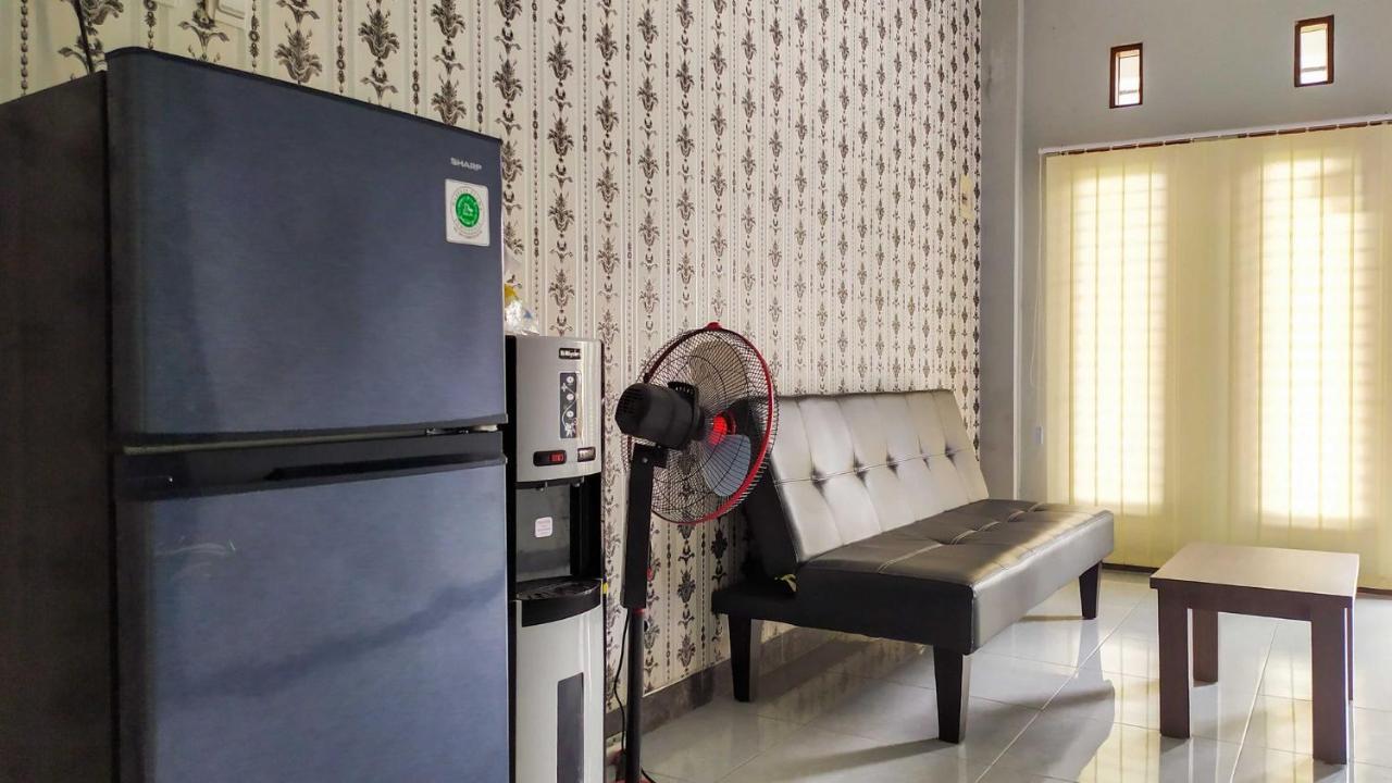 Omah Leren Mitra Reddoorz Near Gembiraloka Zoo Yogyakarta Hotel Екстериор снимка