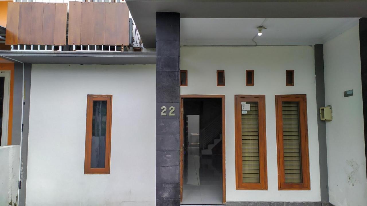 Omah Leren Mitra Reddoorz Near Gembiraloka Zoo Yogyakarta Hotel Екстериор снимка