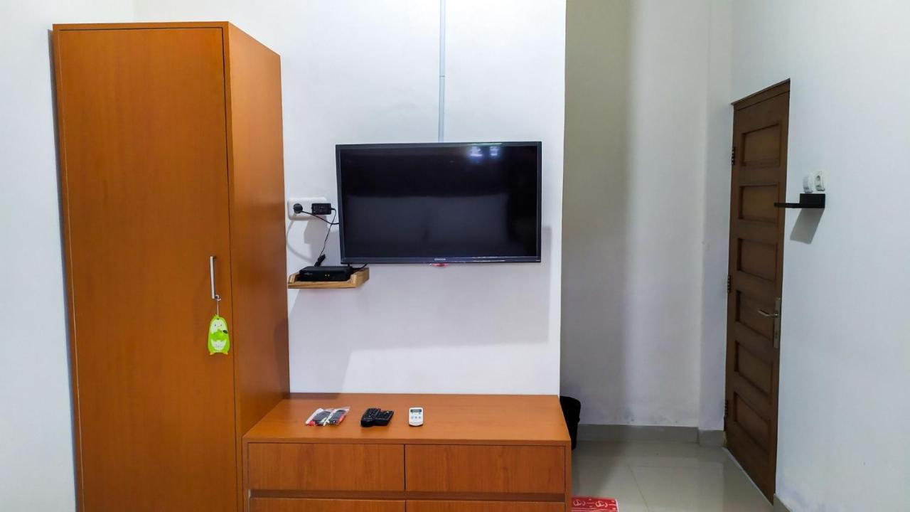 Omah Leren Mitra Reddoorz Near Gembiraloka Zoo Yogyakarta Hotel Екстериор снимка